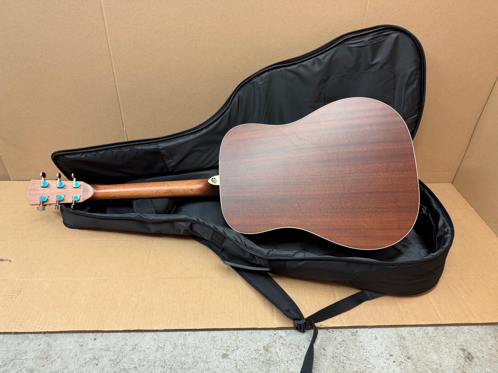 Alvarez RD26S Dreadnought Acoustic Package - B-Stock